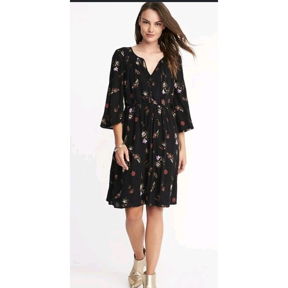 Old Navy Dark Romantic Floral Waist Defined Dress size XL Black Bloomcore Moody